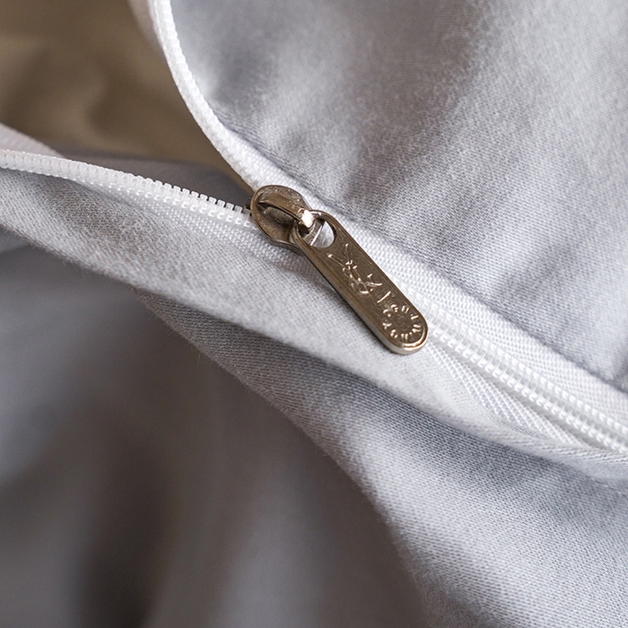 91家纺网 家纺一手货源 找家纺 宜代光年 2025新款亚麻大提花贡缎磨毛四件套-侘寂风（拼角款）-云千 云千-鲜蓝