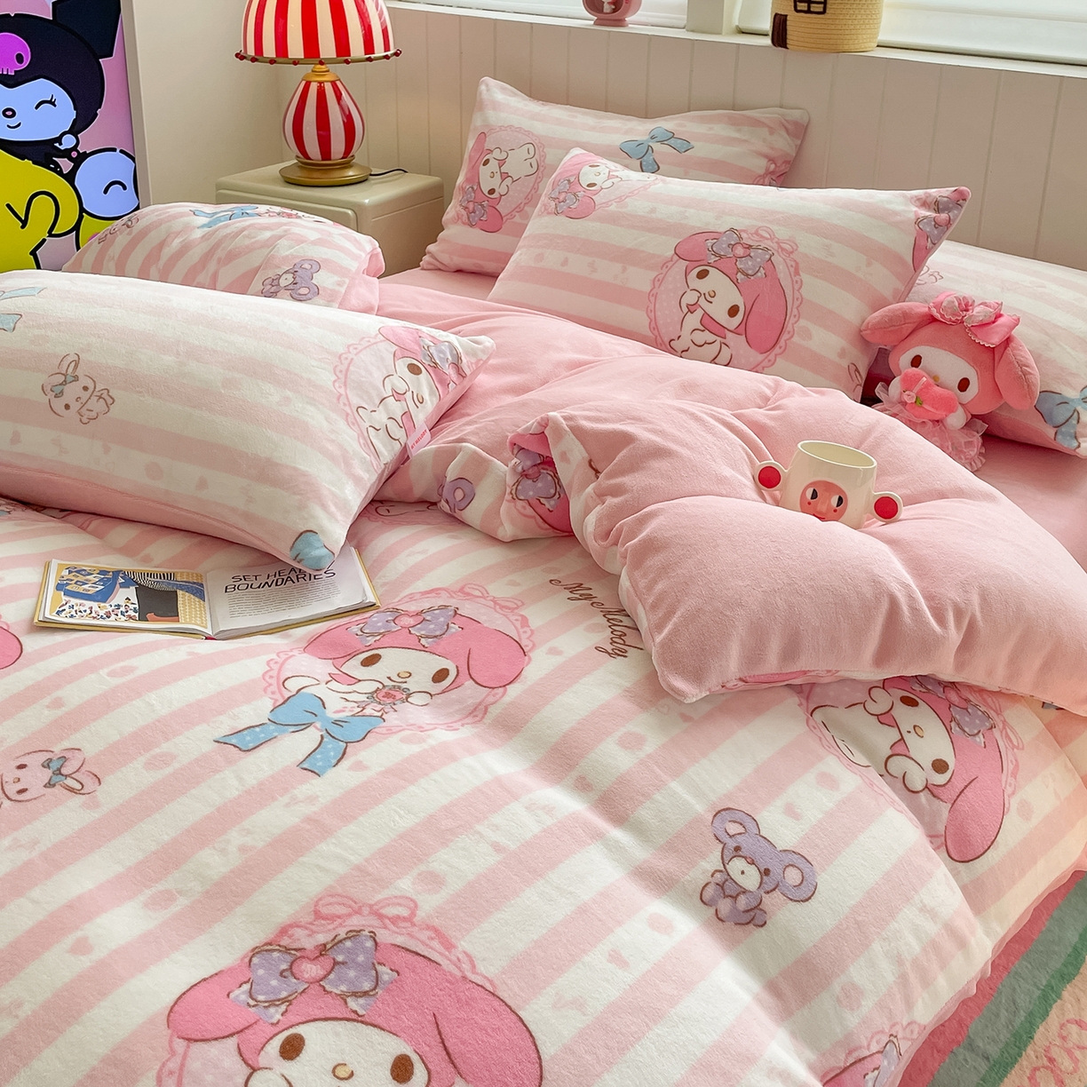 91家纺网 家纺一手货源 找家纺 金爱家 2025新款A类正版三丽鸥授权卡通加厚高克重牛奶绒系列四件套 绒三丽鸥-粉梦美乐蒂