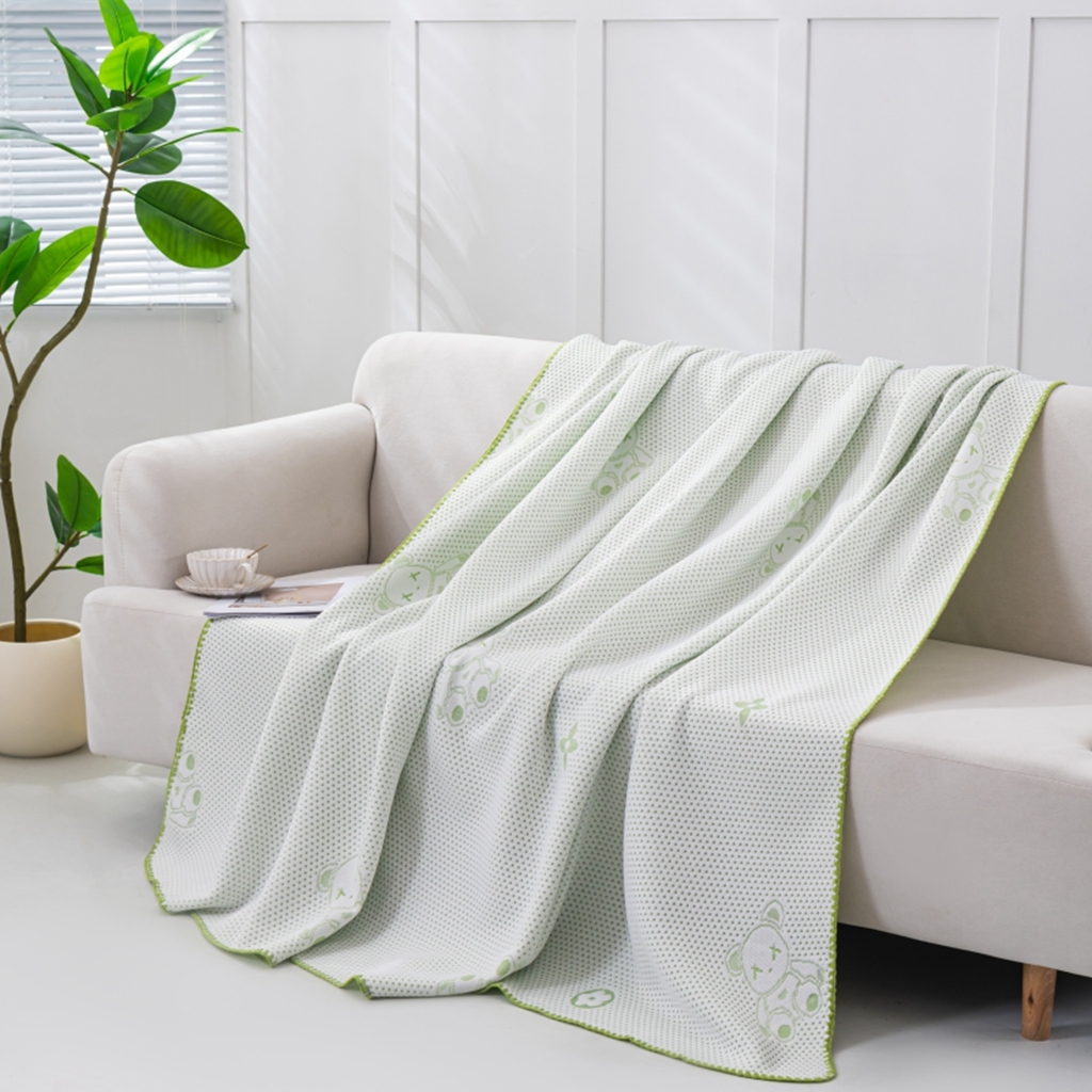 91家纺网 家纺一手货源 找家纺 观月轩家纺 2025新款针织棉冰感夏被夏凉被空调被系列 暴力熊-水绿色