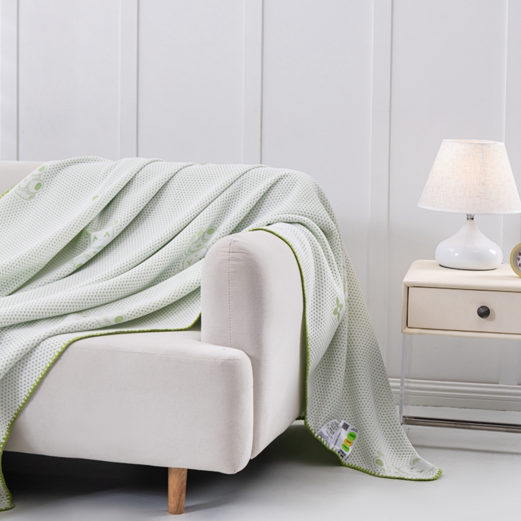 91家纺网 家纺一手货源 找家纺 观月轩家纺 2025新款针织棉冰感夏被夏凉被空调被系列 暴力熊-水绿色