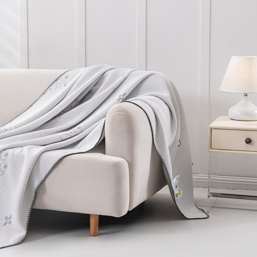 91家纺网 家纺一手货源 找家纺 观月轩家纺 2025新款针织棉冰感夏被夏凉被空调被系列 暴力熊-浅灰色