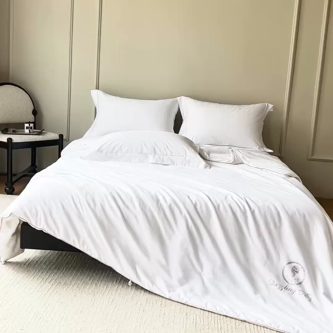 91家纺网 家纺一手货源 找家纺 缦纯蚕丝羽绒馆2025新款特级国标双宫桑蚕丝被城堡女王手工100%桑蚕丝被子春秋被夏被冬被长丝绵被子子母被保真可检测 珍珠白