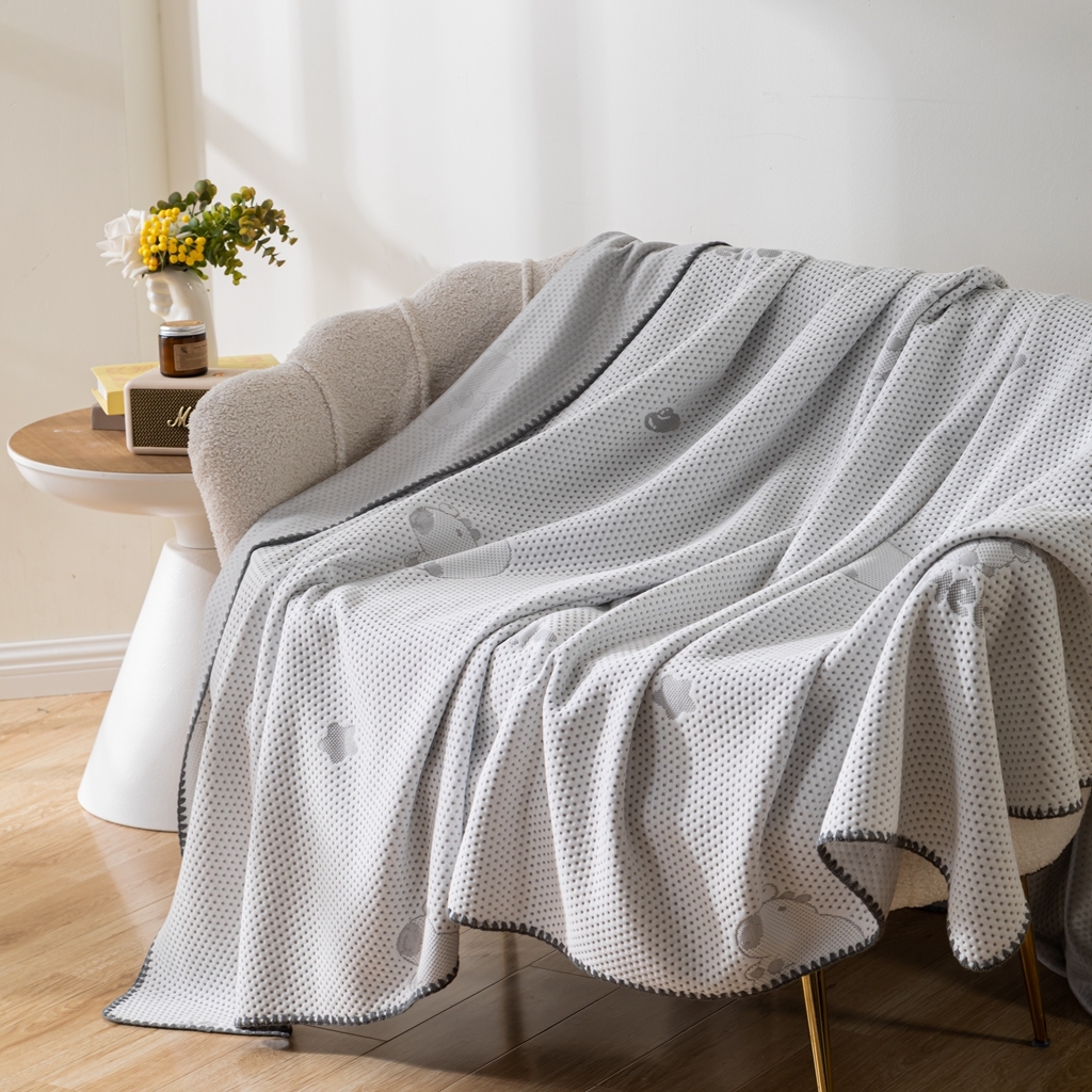 91家纺网 家纺一手货源 找家纺 观月轩家纺 2025新款针织棉冰感夏被夏凉被空调被系列 卡皮巴拉-浅灰色