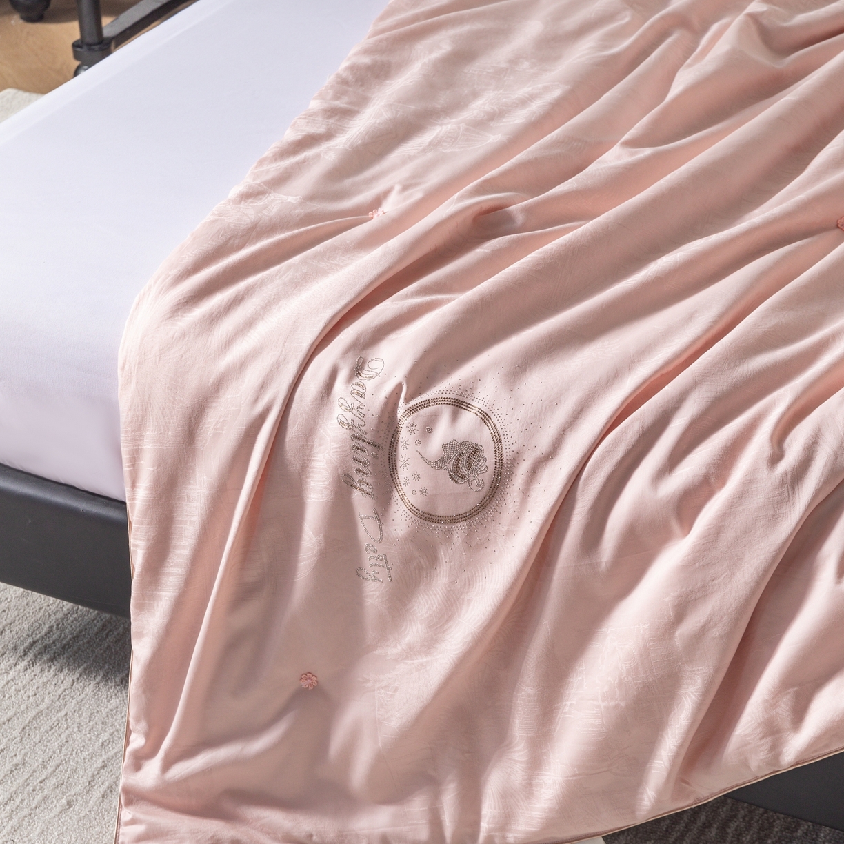 91家纺网 家纺一手货源 找家纺 缦纯蚕丝羽绒馆2025新款特级国标双宫桑蚕丝被城堡女王手工100%桑蚕丝被子春秋被夏被冬被长丝绵被子子母被保真可检测 粉玉色