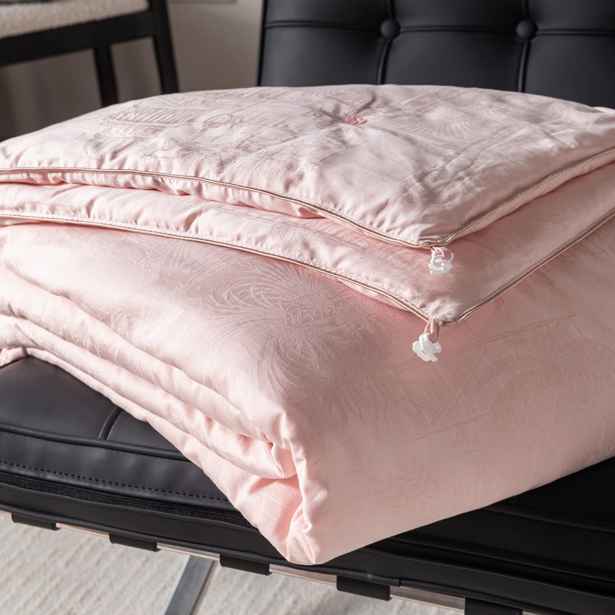 91家纺网 家纺一手货源 找家纺 缦纯蚕丝羽绒馆2025新款特级国标双宫桑蚕丝被城堡女王手工100%桑蚕丝被子春秋被夏被冬被长丝绵被子子母被保真可检测 粉玉色