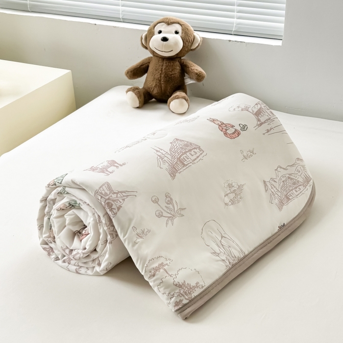 91家纺网 家纺一手货源 找家纺 观月轩家纺 2025新款亲肤舒适凉感丝夏被夏凉被空调被 彼得兔庄园-咖