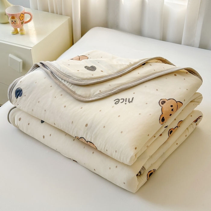 91家纺网 家纺一手货源 找家纺 观月轩家纺 2025新款亲肤舒适凉感丝夏被夏凉被空调被 小熊派对