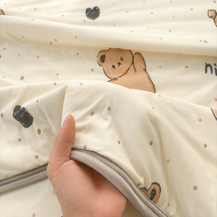 91家纺网 家纺一手货源 找家纺 观月轩家纺 2025新款亲肤舒适凉感丝夏被夏凉被空调被 小熊派对