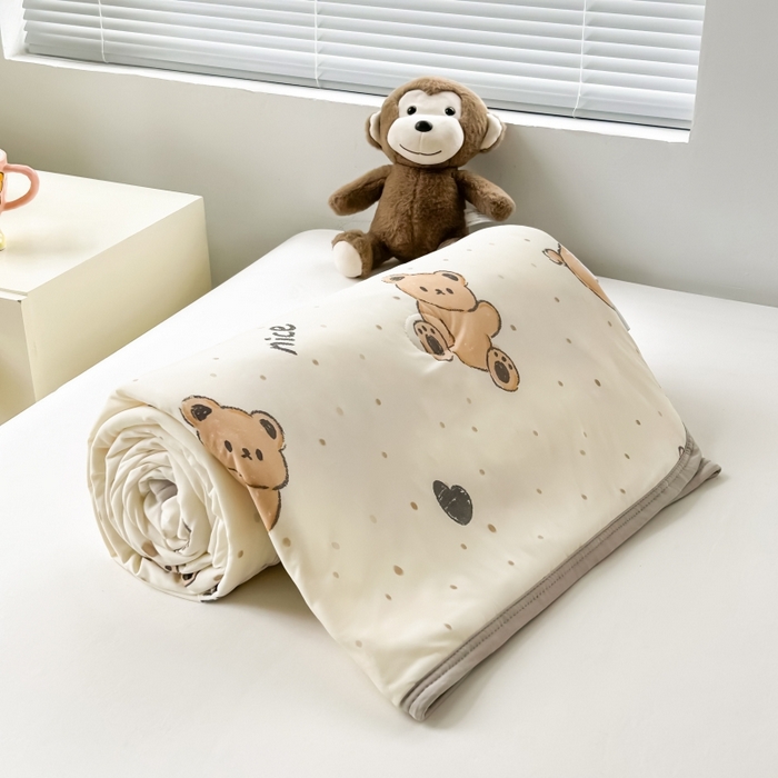 91家纺网 家纺一手货源 找家纺 观月轩家纺 2025新款亲肤舒适凉感丝夏被夏凉被空调被 小熊派对