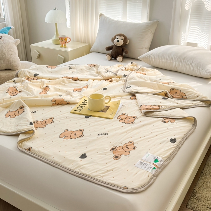 91家纺网 家纺一手货源 找家纺 观月轩家纺 2025新款亲肤舒适凉感丝夏被夏凉被空调被 小熊派对