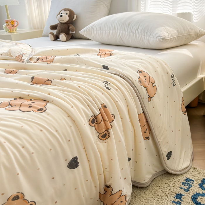 91家纺网 家纺一手货源 找家纺 观月轩家纺 2025新款亲肤舒适凉感丝夏被夏凉被空调被 小熊派对