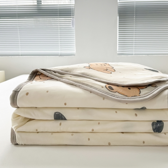 91家纺网 家纺一手货源 找家纺 观月轩家纺 2025新款亲肤舒适凉感丝夏被夏凉被空调被 小熊派对