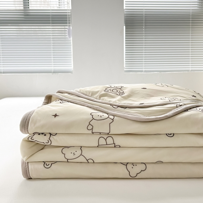 91家纺网 家纺一手货源 找家纺 观月轩家纺 2025新款亲肤舒适凉感丝夏被夏凉被空调被 星球兔-米黄