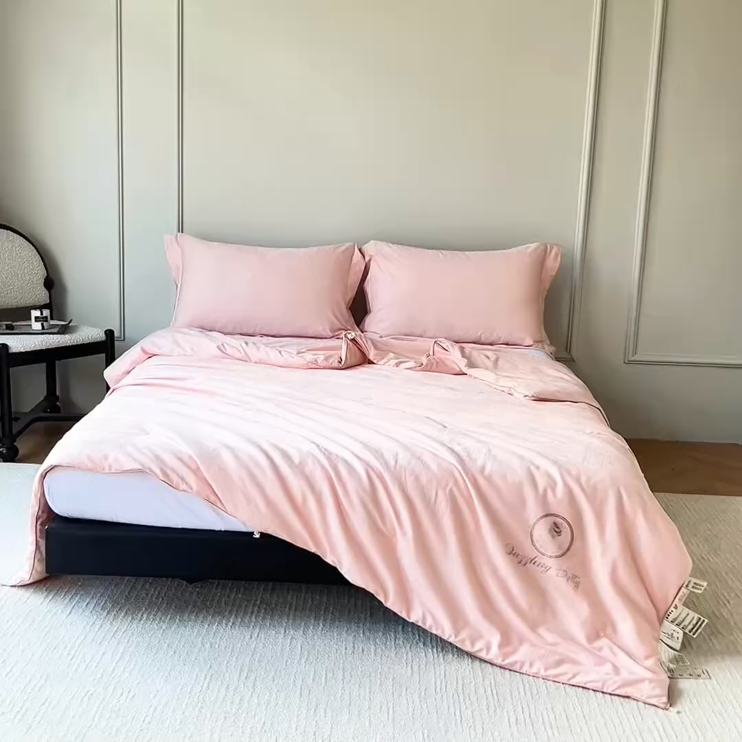 91家纺网 家纺一手货源 找家纺 缦纯蚕丝羽绒馆2025新款特级国标双宫桑蚕丝被城堡女王手工100%桑蚕丝被子春秋被夏被冬被长丝绵被子子母被保真可检测 粉玉色