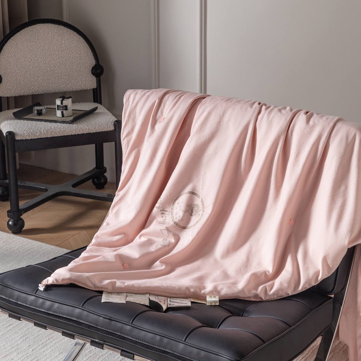 91家纺网 家纺一手货源 找家纺 缦纯蚕丝羽绒馆2025新款特级国标双宫桑蚕丝被城堡女王手工100%桑蚕丝被子春秋被夏被冬被长丝绵被子子母被保真可检测 粉玉色