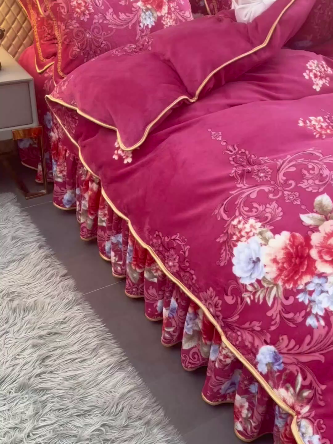 91家纺网 家纺一手货源 找家纺 牵依 2025新款金貂绒四件套牛奶绒四件套繁花似锦