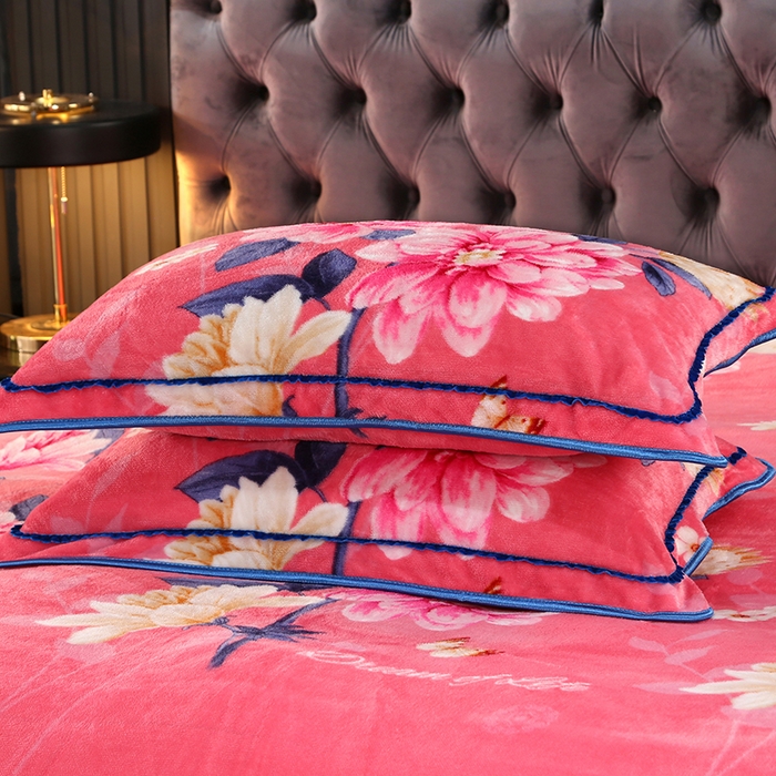 91家纺网 家纺一手货源 找家纺 牵依 2025新款金貂绒四件套牛奶绒四件套粉红佳人