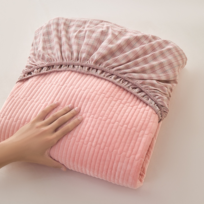 91家纺网 家纺一手货源 找家纺 佳笠家居 2025新款全棉纯棉水洗棉小格子加婴儿绒床笠单床笠单品床笠单件床笠 暖绒-柠檬粉