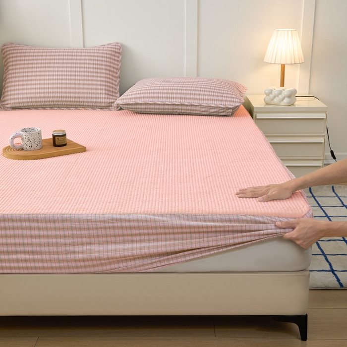 91家纺网 家纺一手货源 找家纺 佳笠家居 2025新款全棉纯棉水洗棉小格子加婴儿绒床笠单床笠单品床笠单件床笠 暖绒-柠檬粉