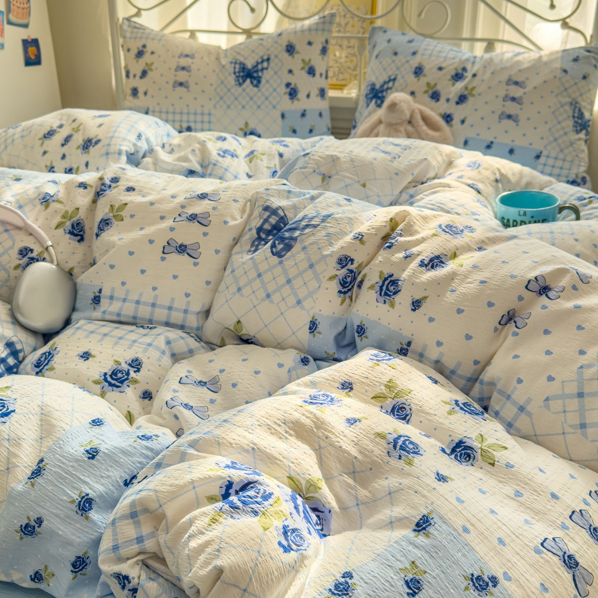 91家纺网 家纺一手货源 找家纺 卡斯诺家纺馆 2025新款A类皱皱棉双层纱印花四件套 蓝玫之约