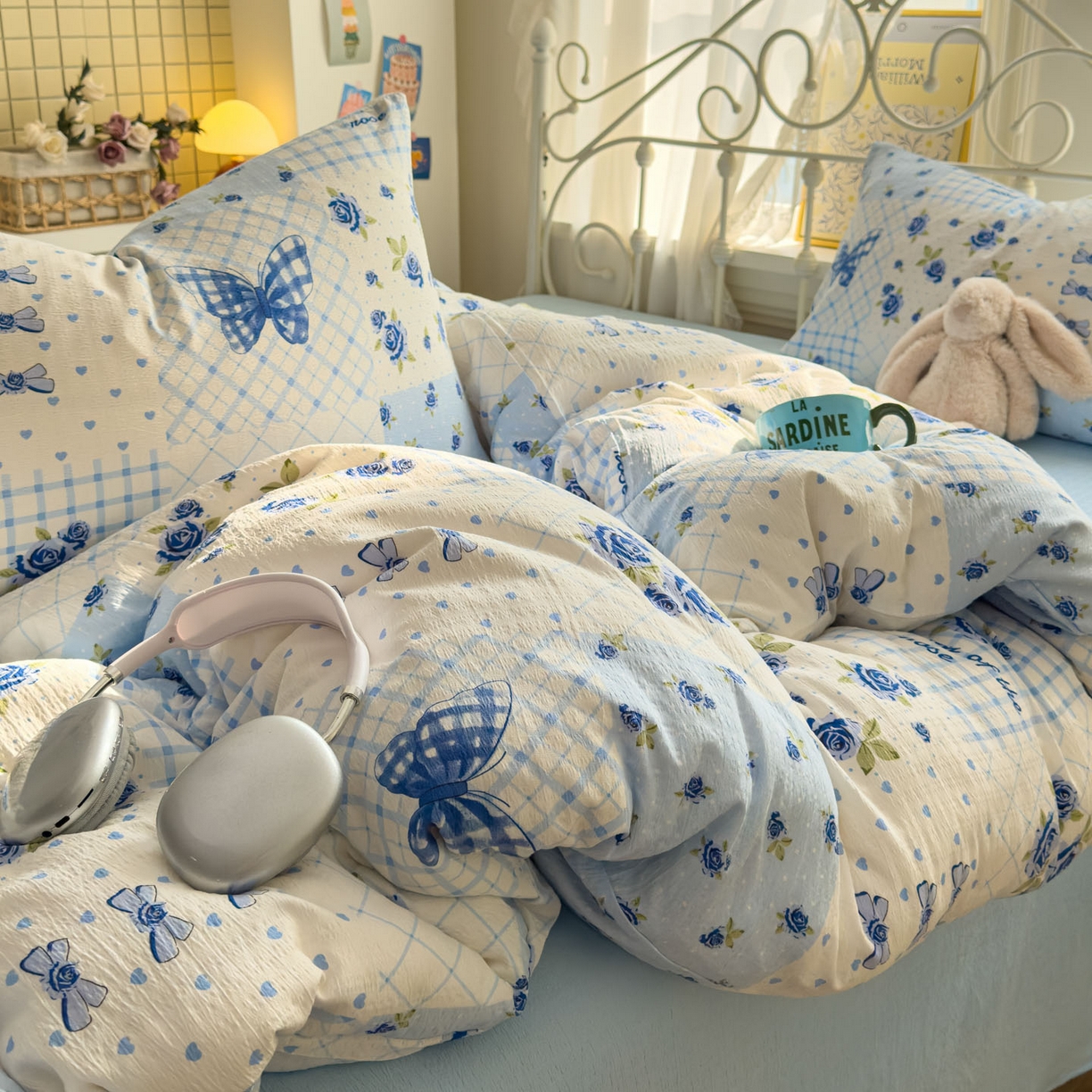 91家纺网 家纺一手货源 找家纺 卡斯诺家纺馆 2025新款A类皱皱棉双层纱印花四件套 蓝玫之约