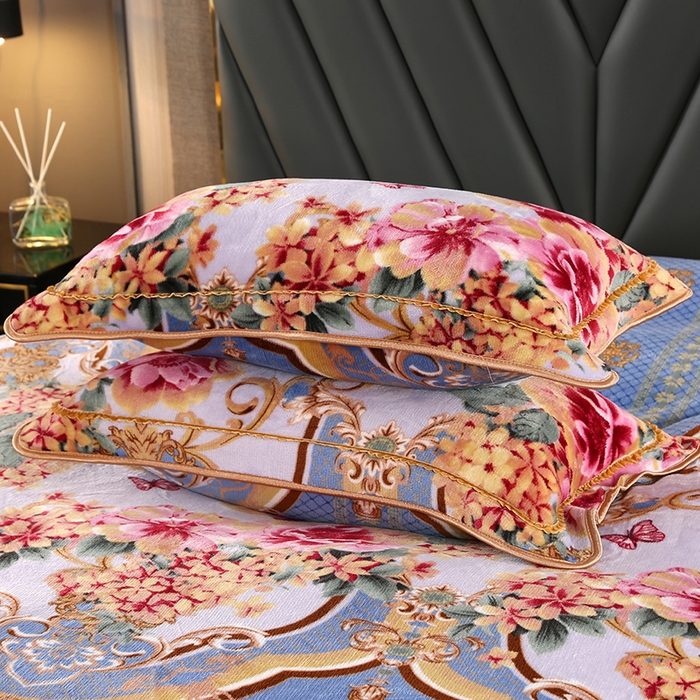 91家纺网 家纺一手货源 找家纺 牵依 2025新款金貂绒四件套牛奶绒四件套花韵