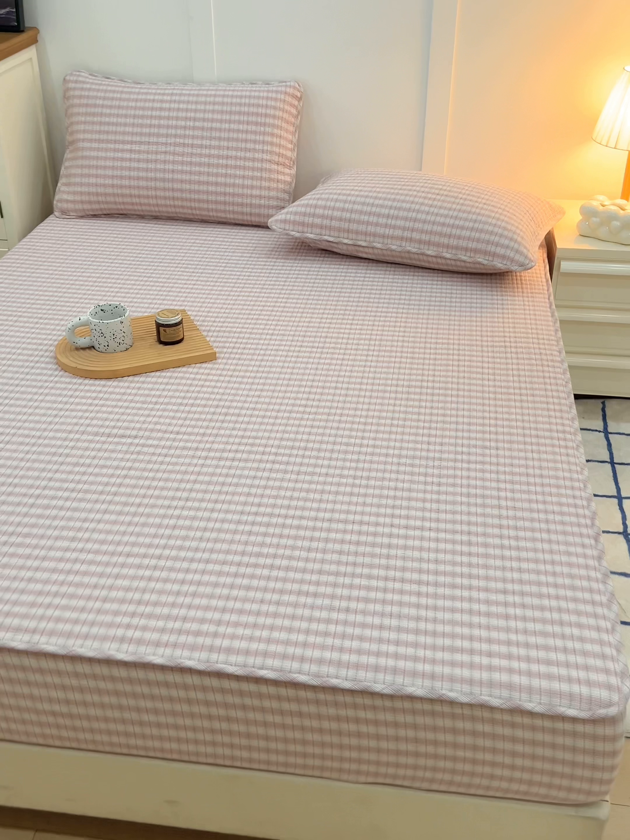 91家纺网 家纺一手货源 找家纺 佳笠家居 2025新款全棉纯棉水洗棉小格子加婴儿绒床笠单床笠单品床笠单件床笠 暖绒-柠檬粉