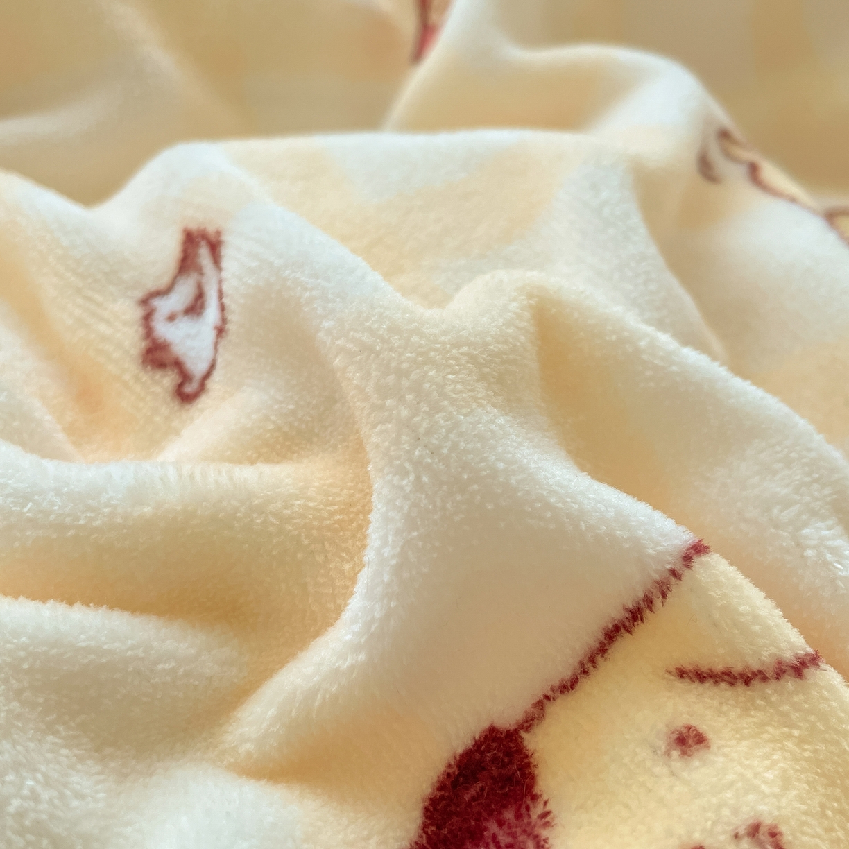 91家纺网 家纺一手货源 找家纺 金爱家 2025新款A类正版三丽鸥授权卡通加厚高克重牛奶绒系列四件套 绒三丽鸥-黄油布丁狗