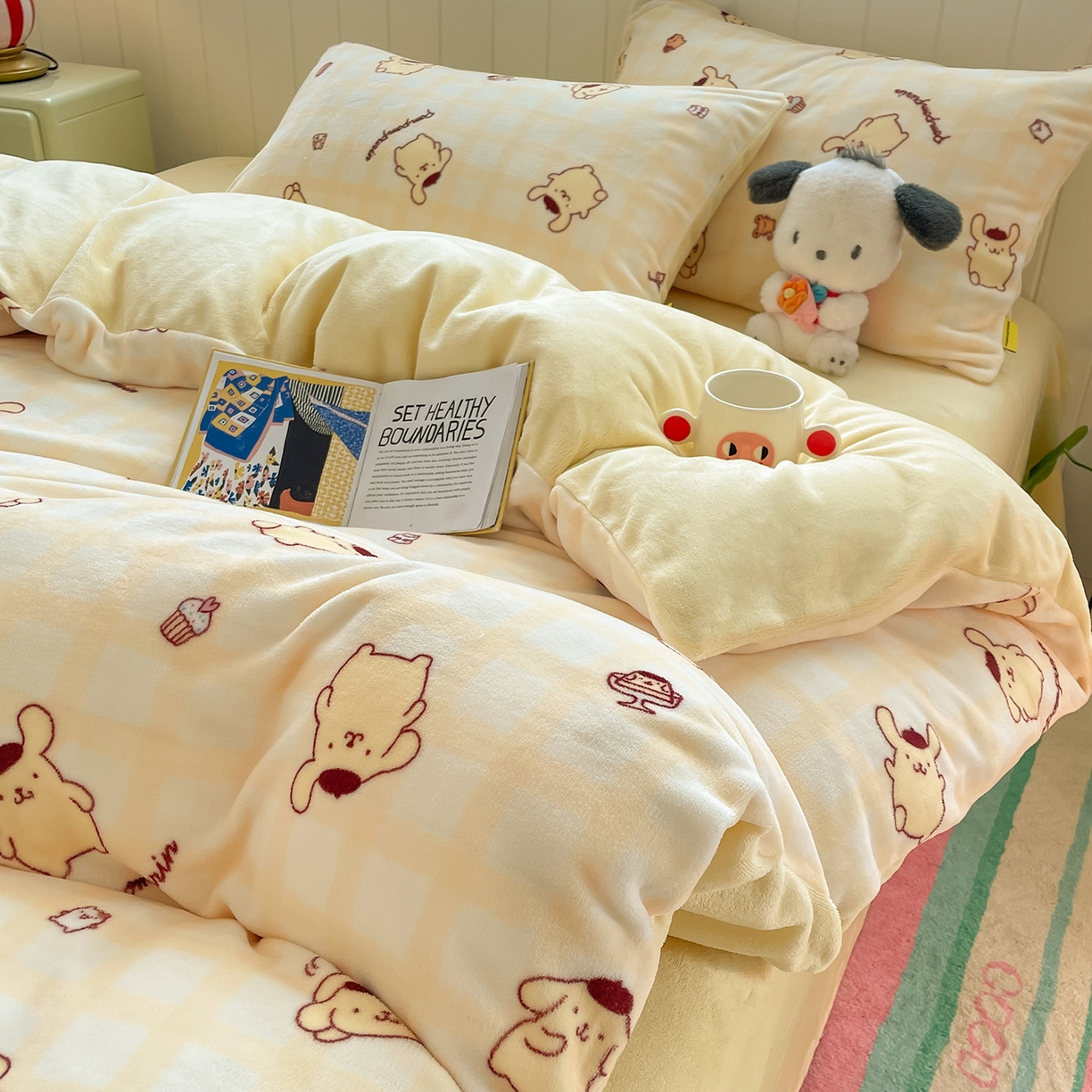 91家纺网 家纺一手货源 找家纺 金爱家 2025新款A类正版三丽鸥授权卡通加厚高克重牛奶绒系列四件套 绒三丽鸥-黄油布丁狗