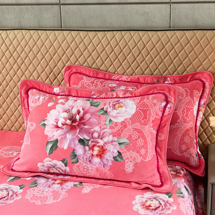 91家纺网 家纺一手货源 找家纺 牵依 2025新款金貂绒四件套牛奶绒四件套浪漫花海