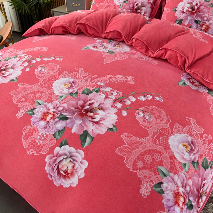 91家纺网 家纺一手货源 找家纺 牵依 2025新款金貂绒四件套牛奶绒四件套浪漫花海