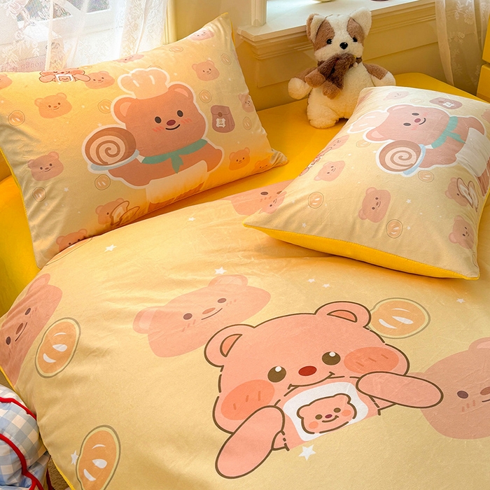 91家纺网 家纺一手货源 找家纺 ds生活馆 2026新款大版卡通水晶绒牛奶绒单枕套 黄油小熊