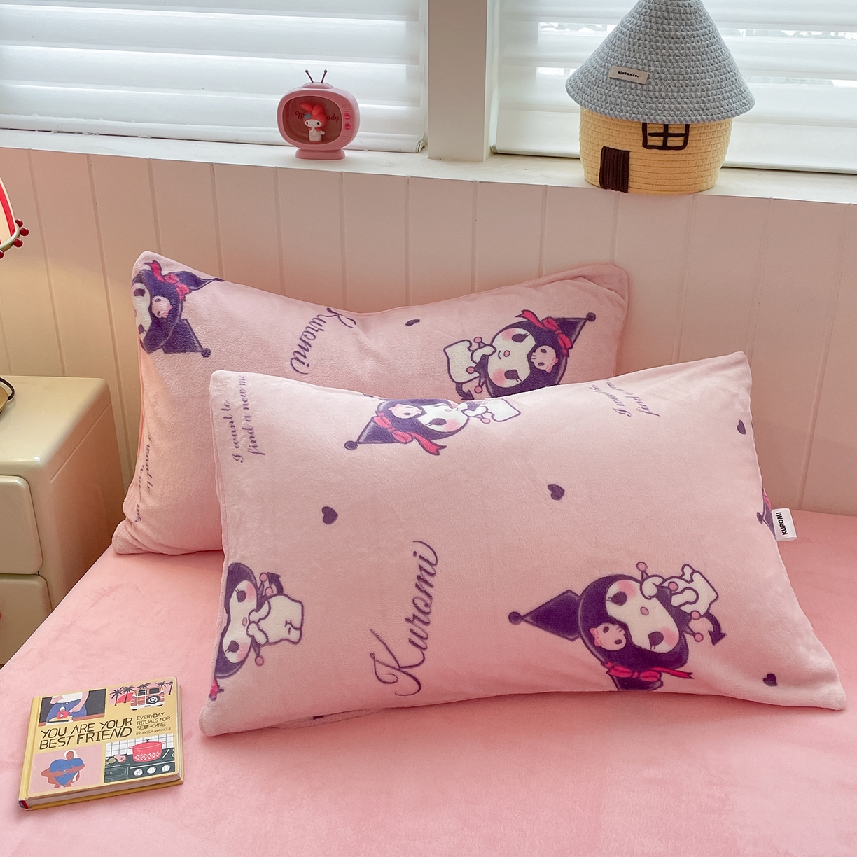 91家纺网 家纺一手货源 找家纺 金爱家 2025新款A类正版三丽鸥授权卡通加厚高克重牛奶绒系列四件套 绒三丽鸥-可爱库洛米