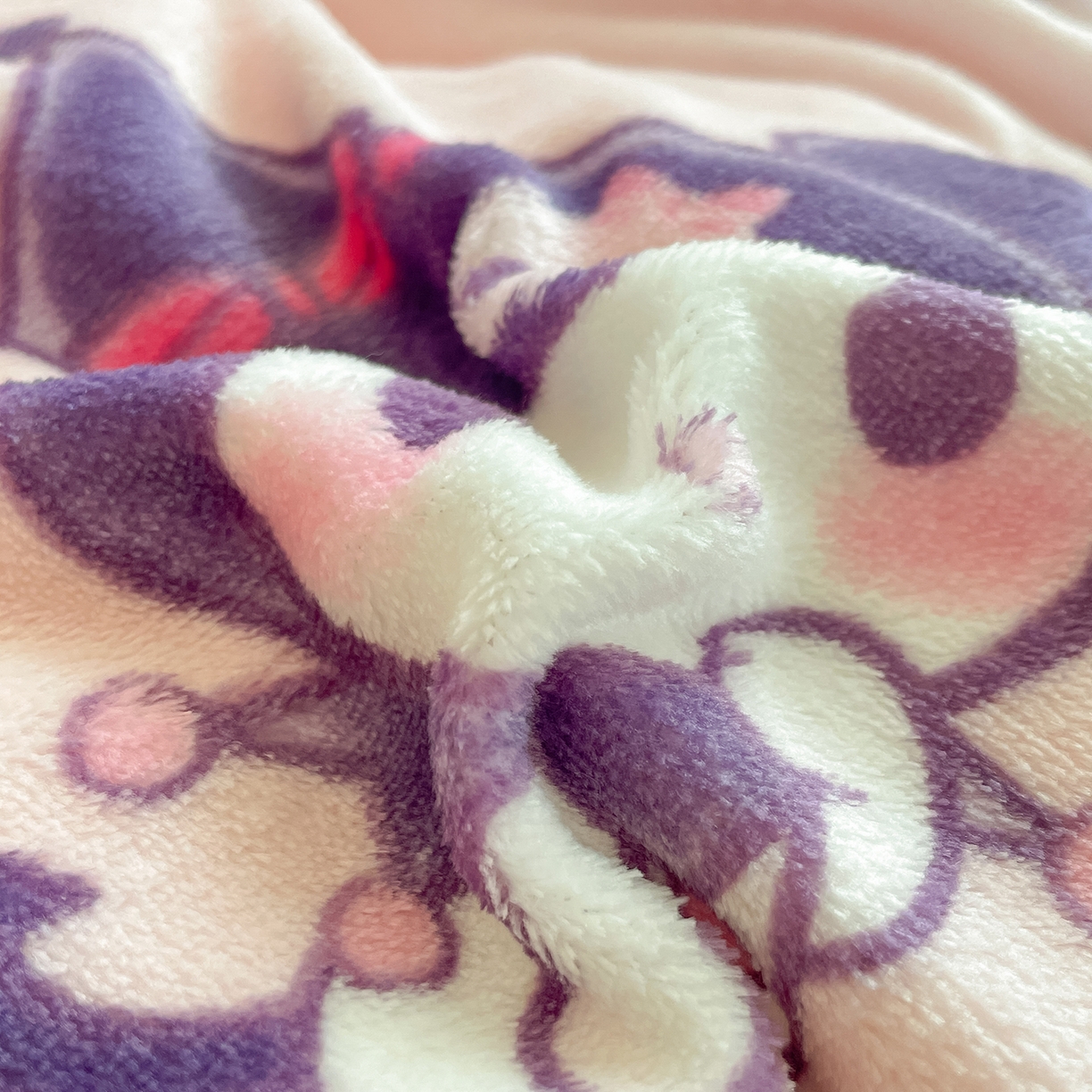 91家纺网 家纺一手货源 找家纺 金爱家 2025新款A类正版三丽鸥授权卡通加厚高克重牛奶绒系列四件套 绒三丽鸥-可爱库洛米