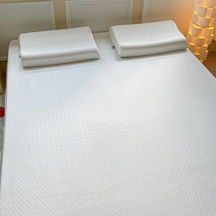 91家纺网 家纺一手货源 找家纺 美丽折家纺 2025新款鸟眼布乳胶床垫内套+针织棉床垫外套 纯白菱形格