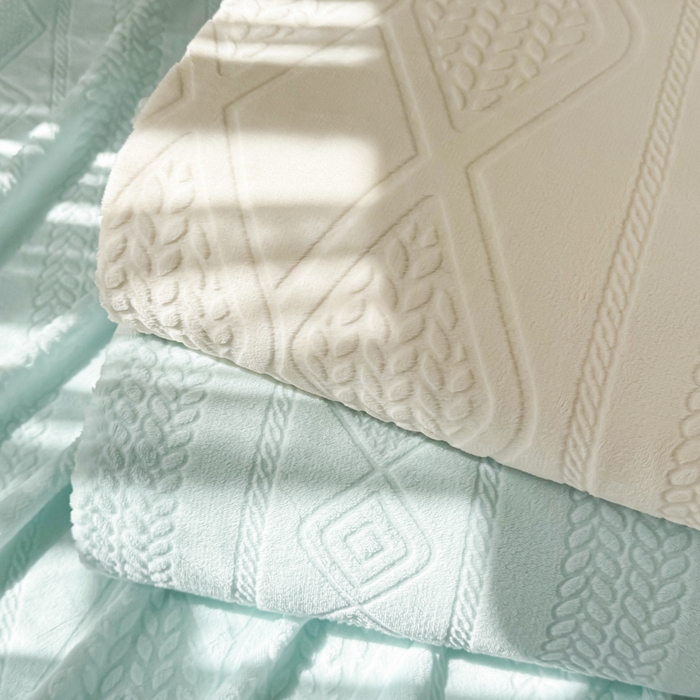 91家纺网 家纺一手货源 找家纺 （总）眠博士 2025新款雕花加厚牛奶绒系列四件套