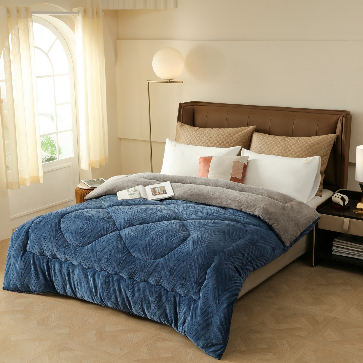 91家纺网 家纺一手货源 找家纺 爱微坊 2025年新款牛奶绒立体雕花加厚保暖冬被被子被芯 牛奶绒雕花-蓝色