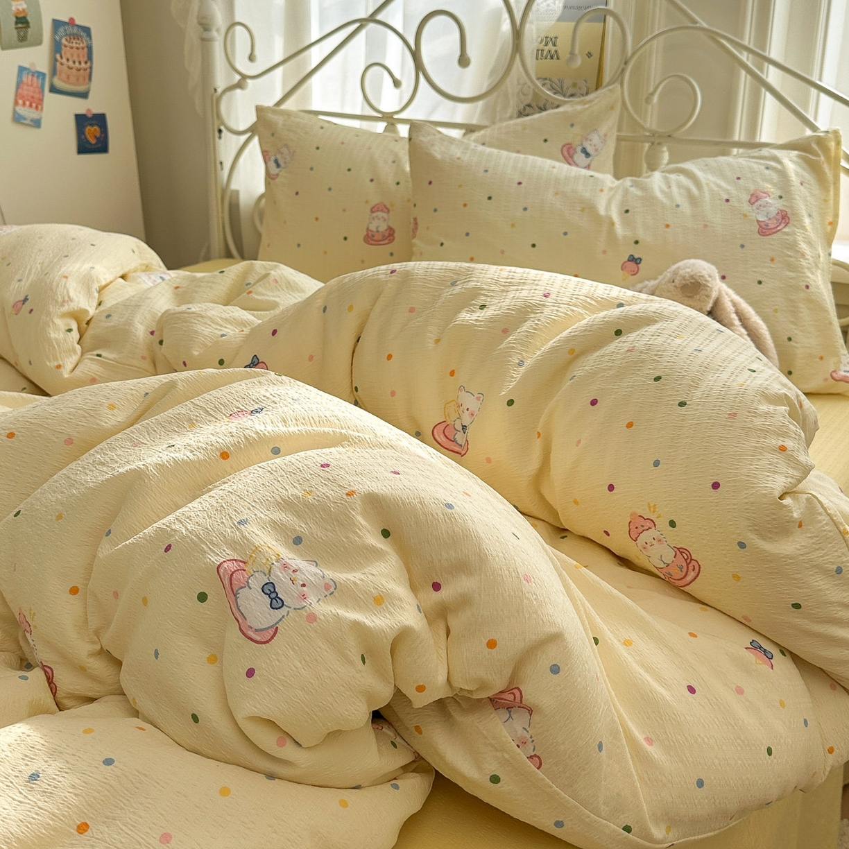 91家纺网 家纺一手货源 找家纺 卡斯诺家纺馆 2025新款A类皱皱棉双层纱印花四件套 奶油猫