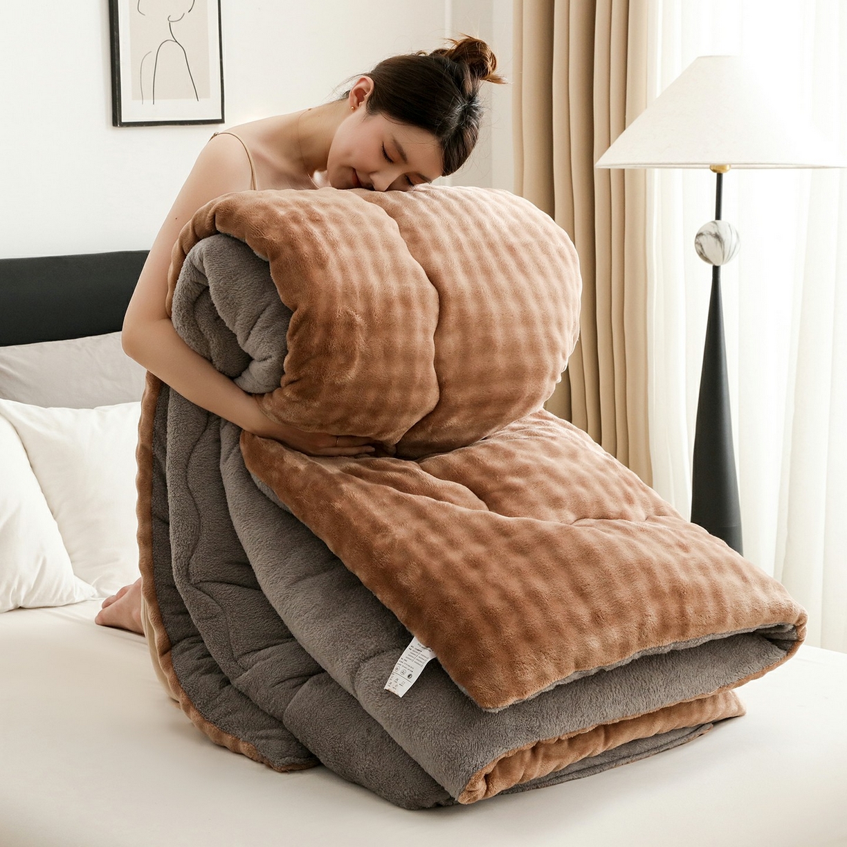 91家纺网 家纺一手货源 找家纺 爱微坊 2025新款兔毛牛奶绒加厚保暖冬被子被芯 加厚兔毛牛奶绒-棕拼灰