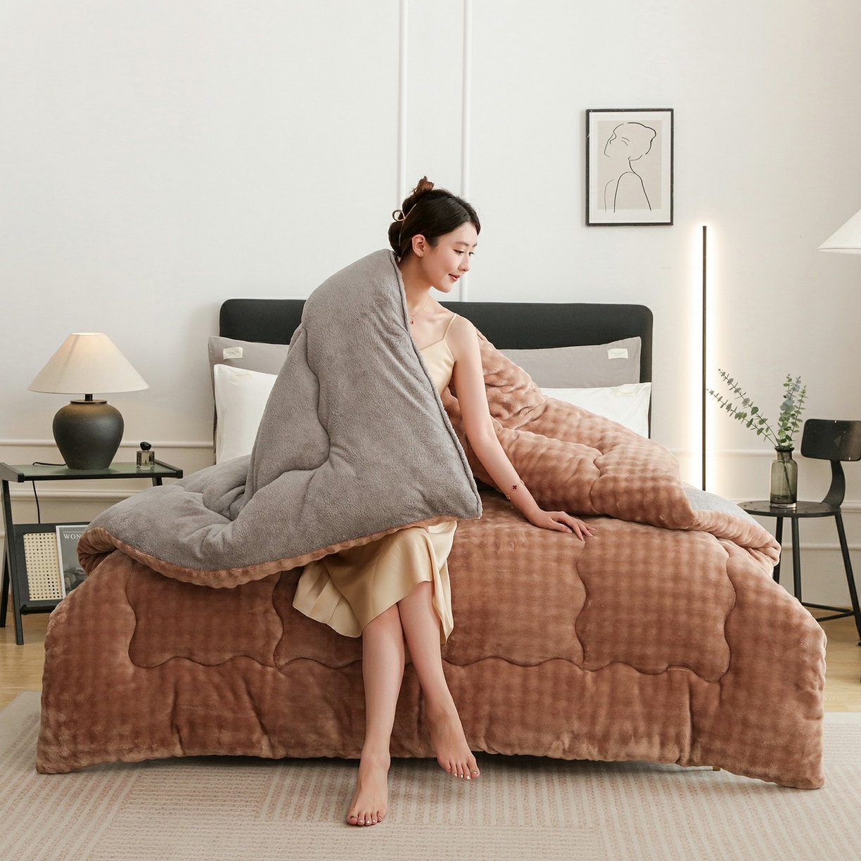 91家纺网 家纺一手货源 找家纺 爱微坊 2025新款兔毛牛奶绒加厚保暖冬被子被芯 加厚兔毛牛奶绒-棕拼灰