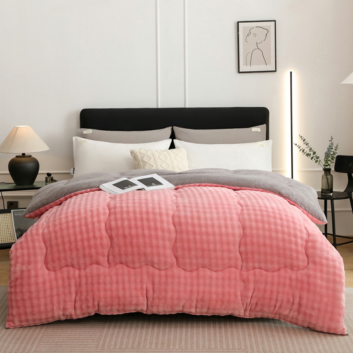 91家纺网 家纺一手货源 找家纺 爱微坊 2025新款兔毛牛奶绒加厚保暖冬被子被芯 加厚兔毛牛奶绒-粉拼灰