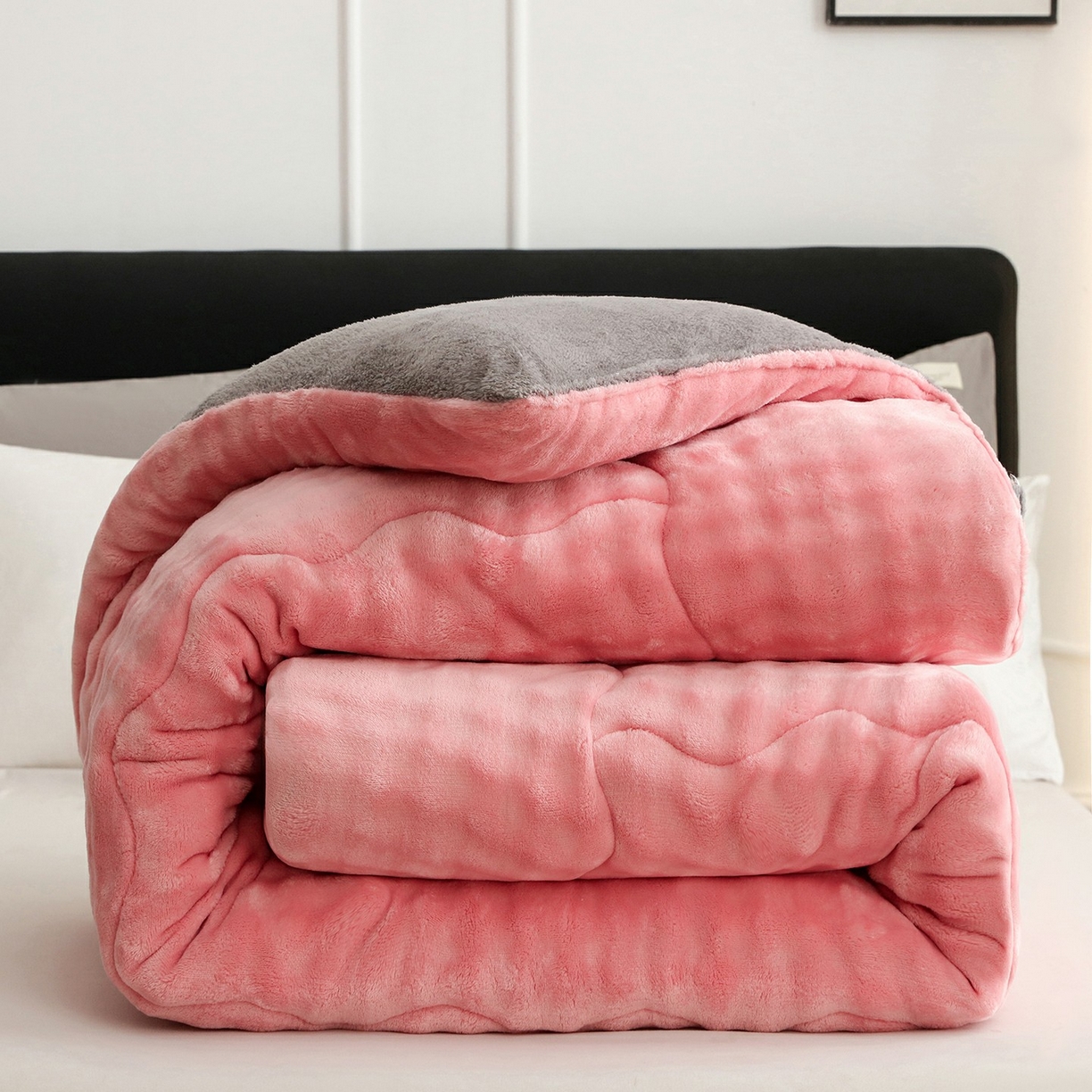 91家纺网 家纺一手货源 找家纺 爱微坊 2025新款兔毛牛奶绒加厚保暖冬被子被芯 加厚兔毛牛奶绒-粉拼灰