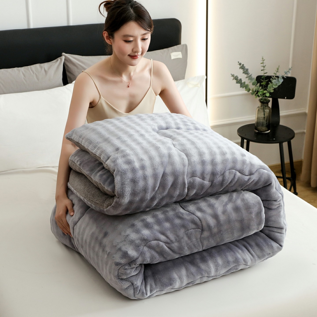 91家纺网 家纺一手货源 找家纺 爱微坊 2025新款兔毛牛奶绒加厚保暖冬被子被芯 加厚兔毛牛奶绒-薄雾灰,加厚兔毛牛奶绒-薄雾灰