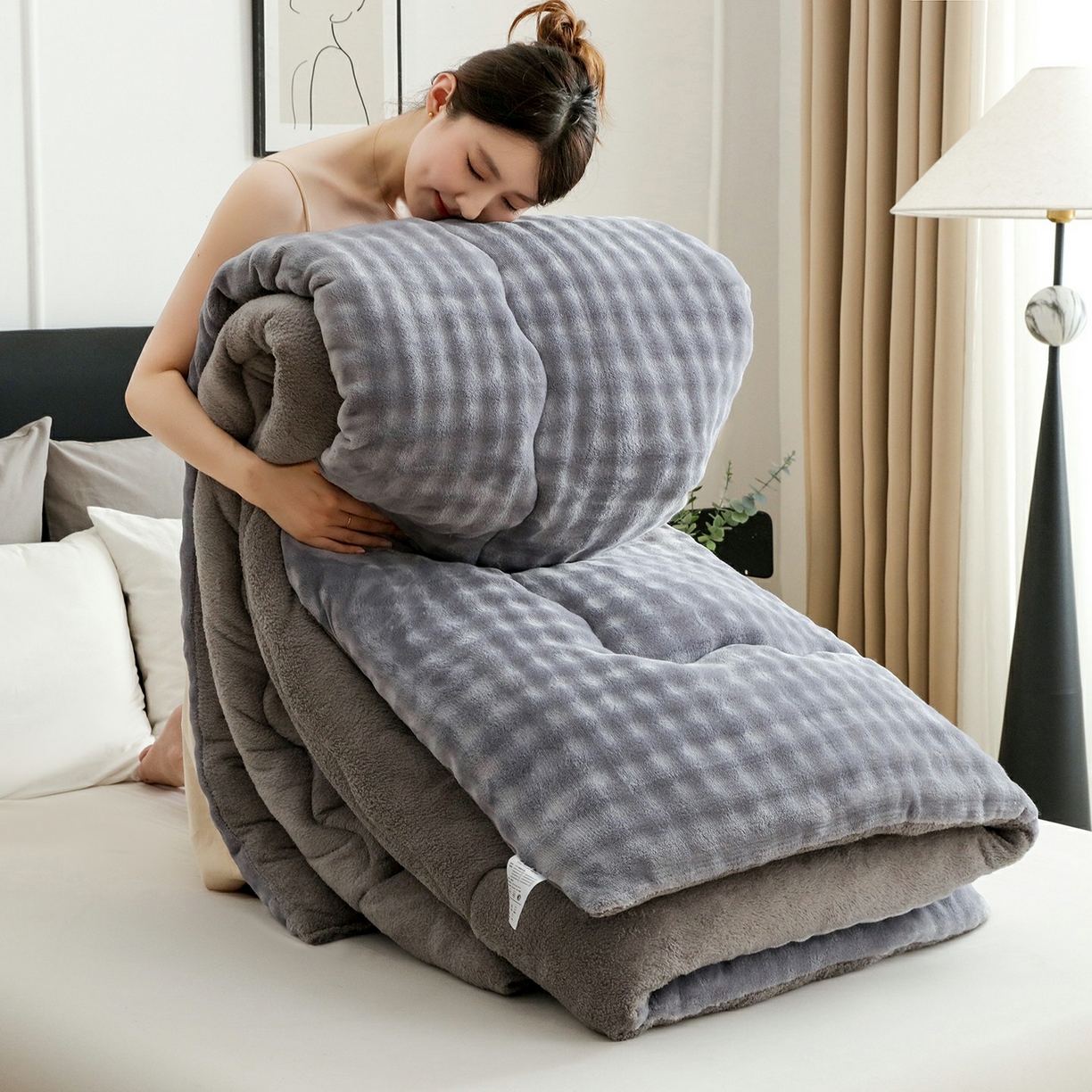 91家纺网 家纺一手货源 找家纺 爱微坊 2025新款兔毛牛奶绒加厚保暖冬被子被芯 加厚兔毛牛奶绒-薄雾灰