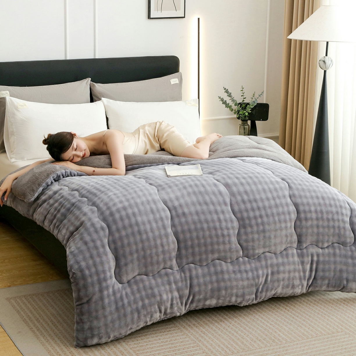 91家纺网 家纺一手货源 找家纺 爱微坊 2025新款兔毛牛奶绒加厚保暖冬被子被芯 加厚兔毛牛奶绒-薄雾灰