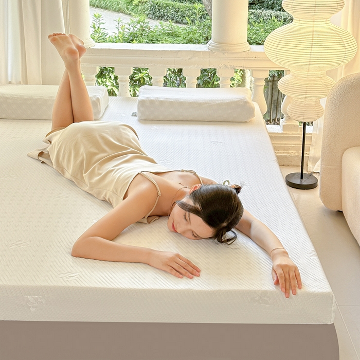 91家纺网 家纺一手货源 找家纺 美丽折家纺 2025新款双拉链头鸟眼布乳胶床垫内套 枫叶款