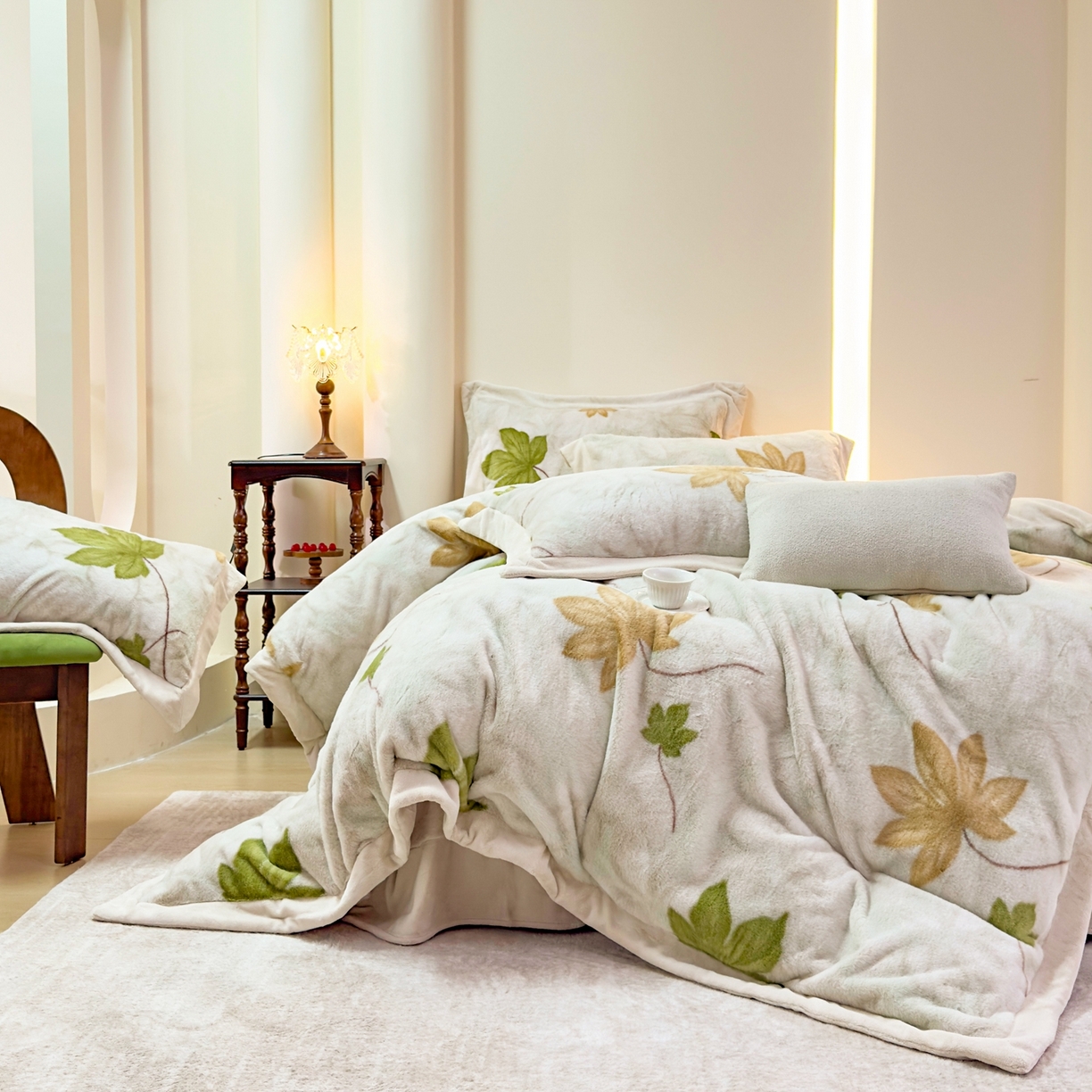 91家纺网 家纺一手货源 找家纺 优姿家纺 2025新款380克11斤兔毛绒印花四件套 秋枫-米色