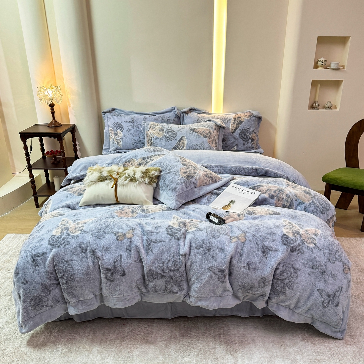 91家纺网 家纺一手货源 找家纺 优姿家纺 2025新款380克11斤兔毛绒印花四件套 蝶曼-雅灰