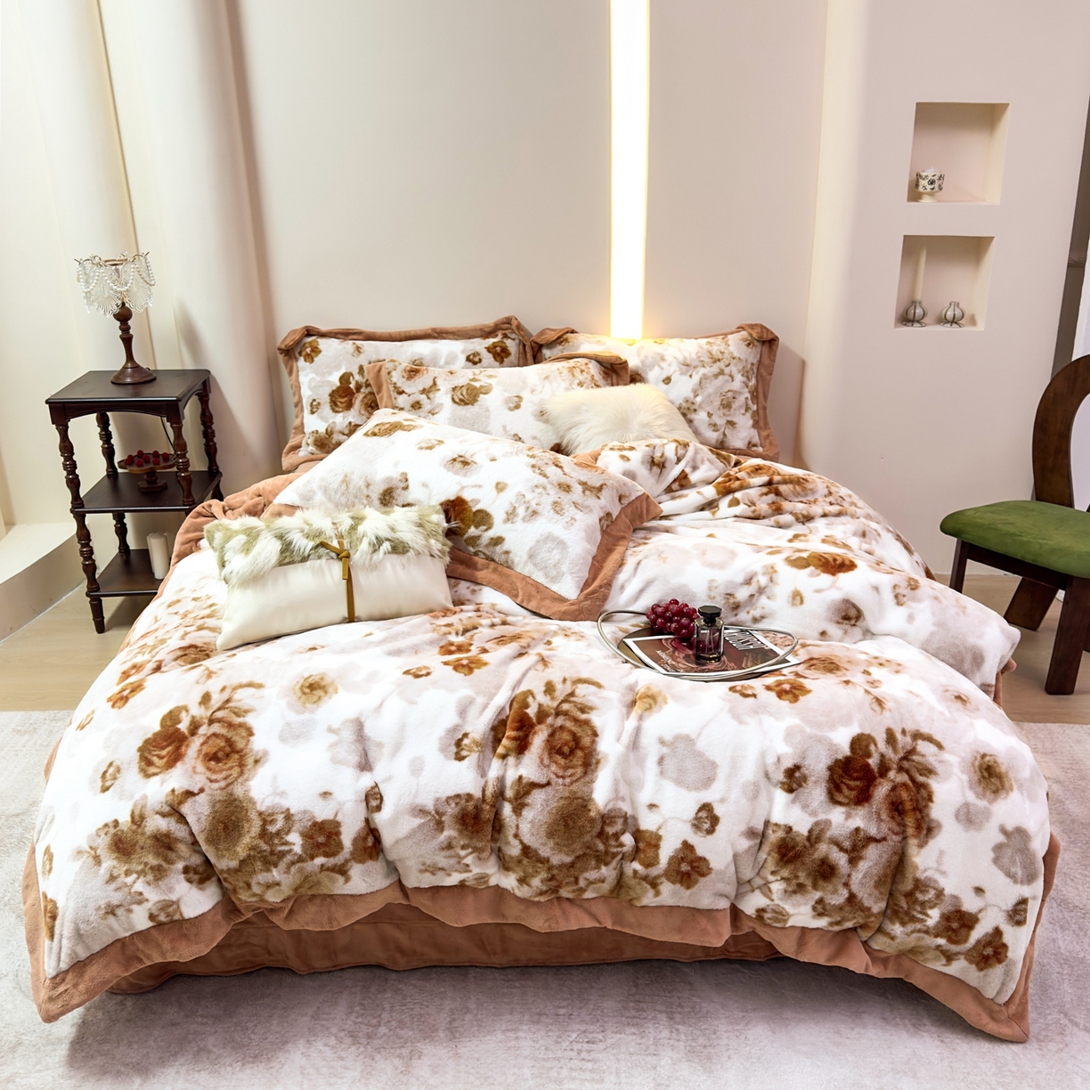 91家纺网 家纺一手货源 找家纺 优姿家纺 2025新款380克11斤兔毛绒印花四件套 古奈-砖红