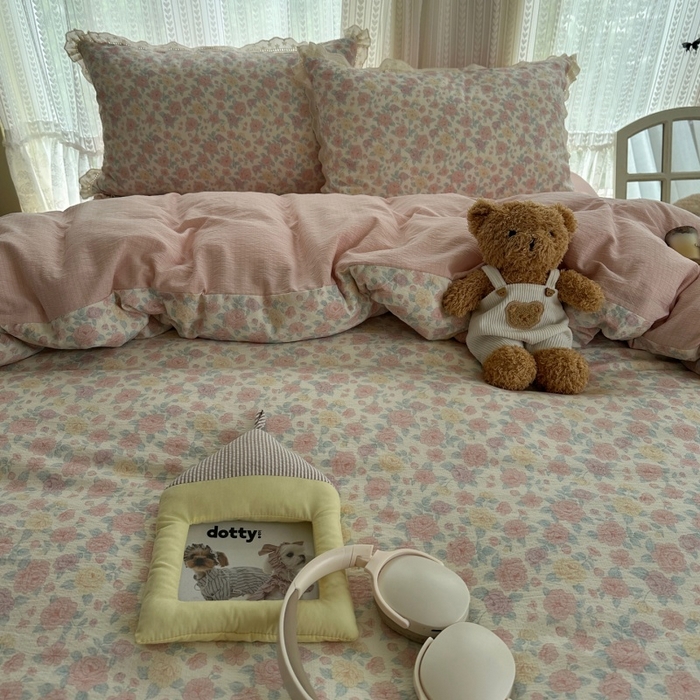 91家纺网 家纺一手货源 找家纺 （总）红嘴企鹅 2025新款花边双层纱印花四件套